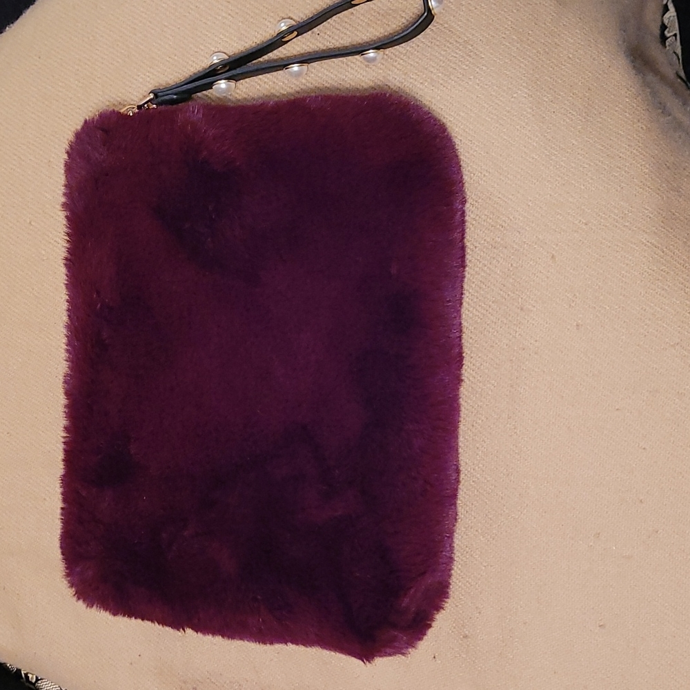 Furry Clutch